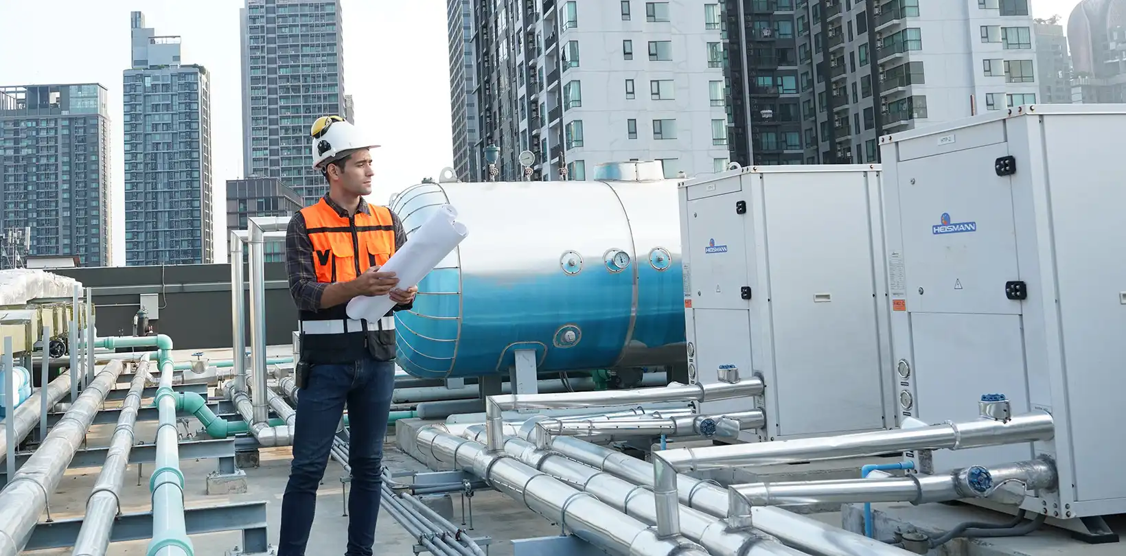 image of technician on rooftop in downtown Miami
